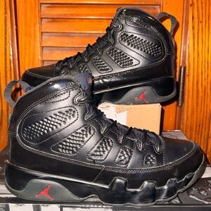 Size 9.5 - Air Jordan 9 Retro Bred